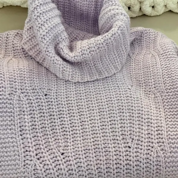 Banana Republic Italian Yarn Chunky Knit Turtleneck Sweater Medium Lavender - Image 3