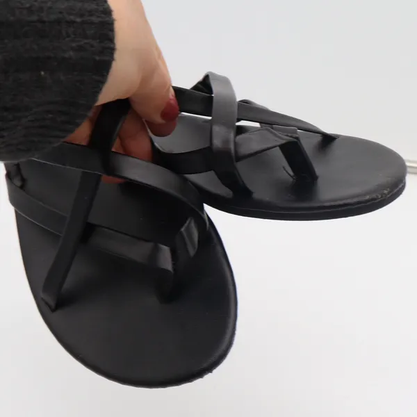 Caslon Sandals Womens 40 Strappy Toe Loop Black Flat Minimalist Excellent - Image 6