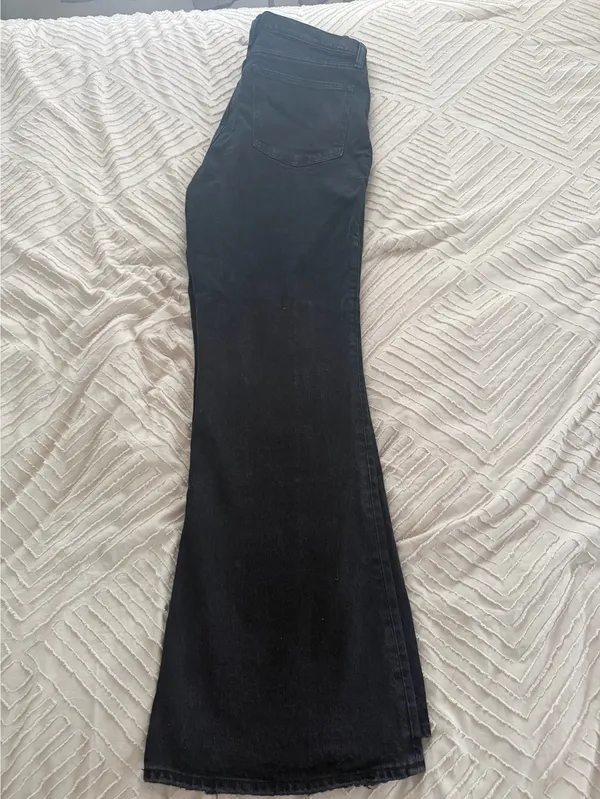 Abercrombie High-Rise Jeans Flare Ultra - Image 3
