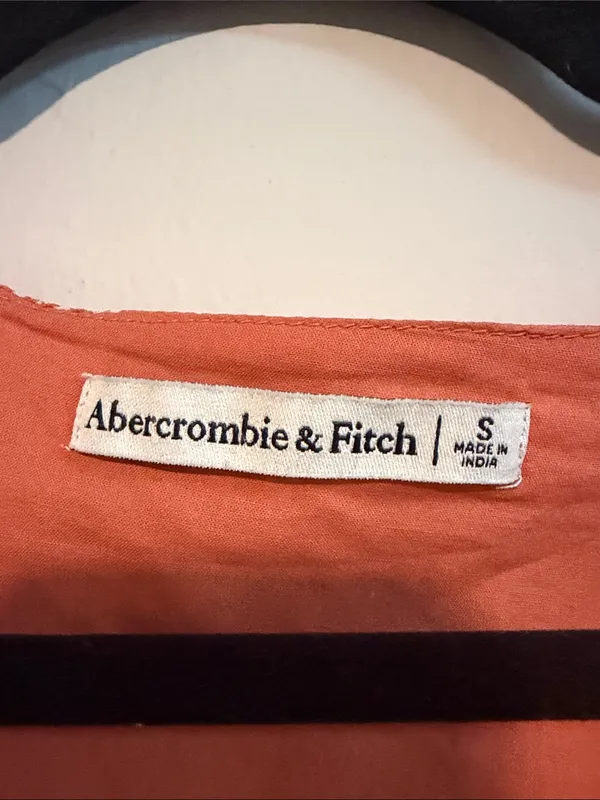 Abercrombie & Fitch Rust and White Floral V-Neck Smocked Crop Blouse - Image 3