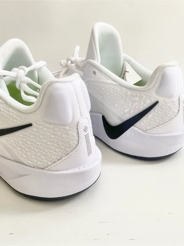 NIKE SABRINA 2 black and white - Image 3
