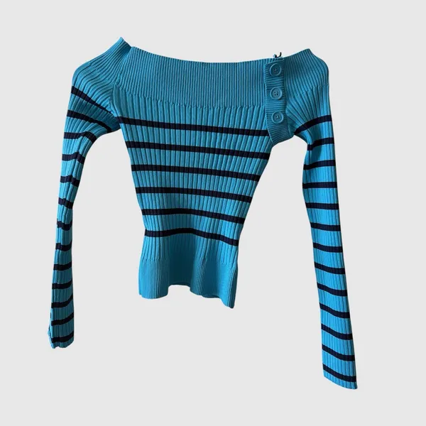 Urban Outfitters UO Tessa Buttoned Off-The-Shoulder Women’s Small Sweater NWOT - Image 3