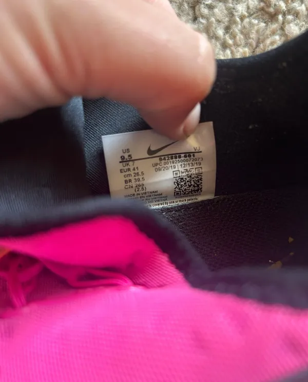 Nike Running Shoes - Image 4