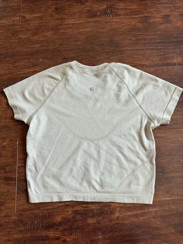 Lululemon Swiftly Cropped Tech Short Sleeve - Image 3