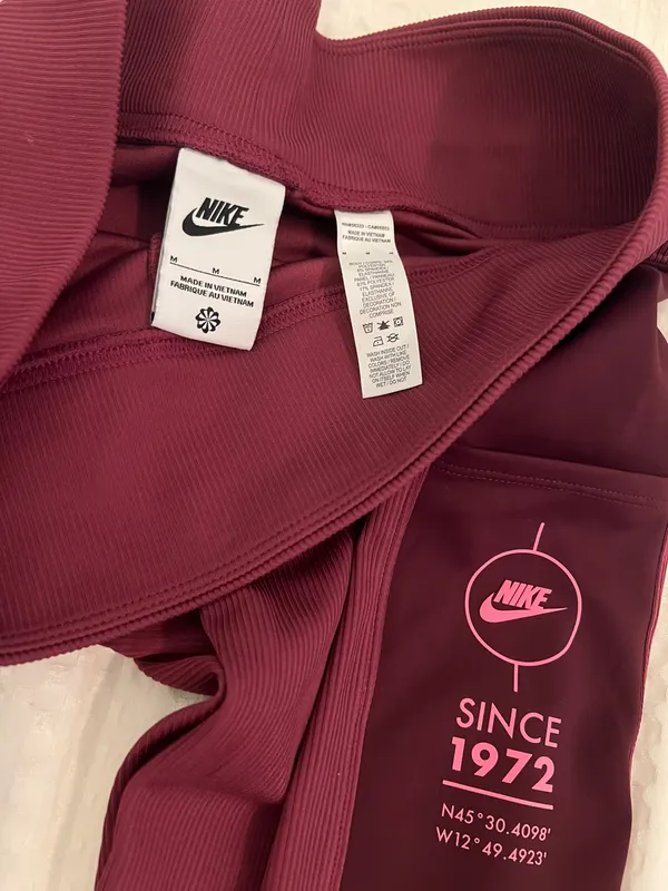 Nike Athletic Wear Set - Image 7