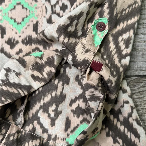 BKE Aztec Print Blouse - Image 4