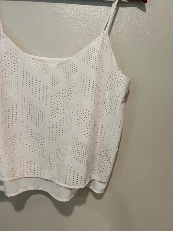 Athleta cream tank top (M)  - Image 4