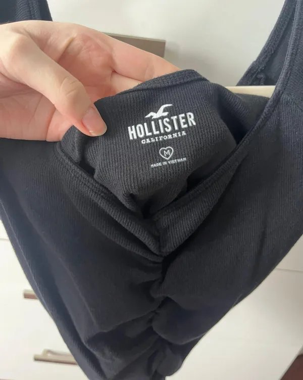 Hollister Short Sleeve - Image 3
