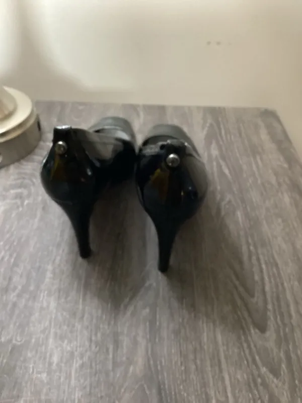 Stuart Weitzman Black Patent Leather Peep Toe Heels Size 7 M - Image 3