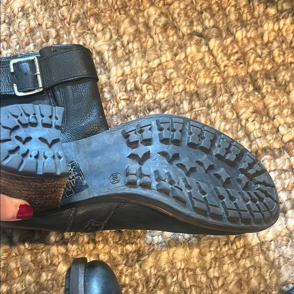 Non Signe Black Leather Buckle Moto Mid Calf Chunky Boots - Image 6