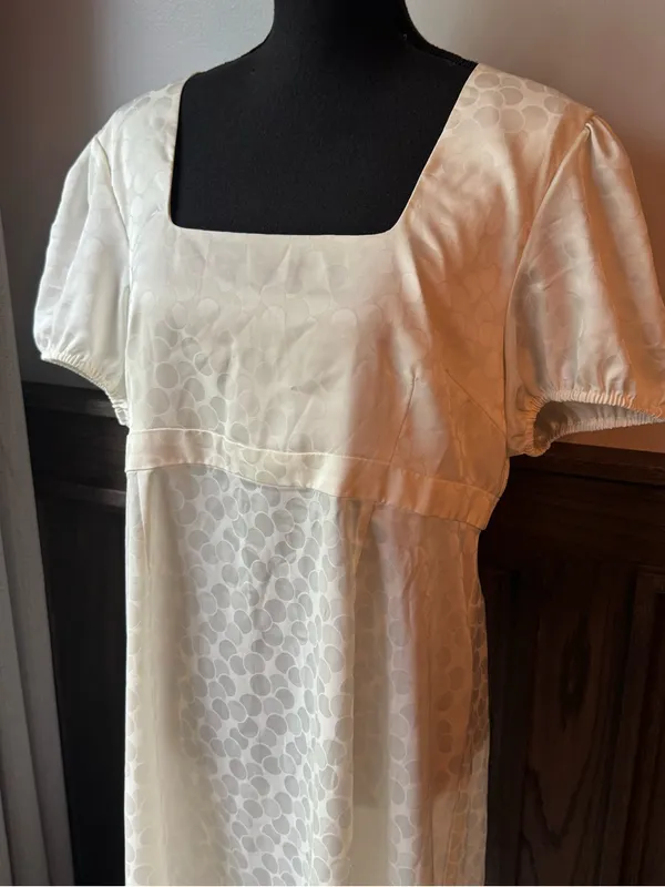 Modcloth Ivory Square-Neck Short Sleeve dress with Dot Jacquard xl euc - Image 2