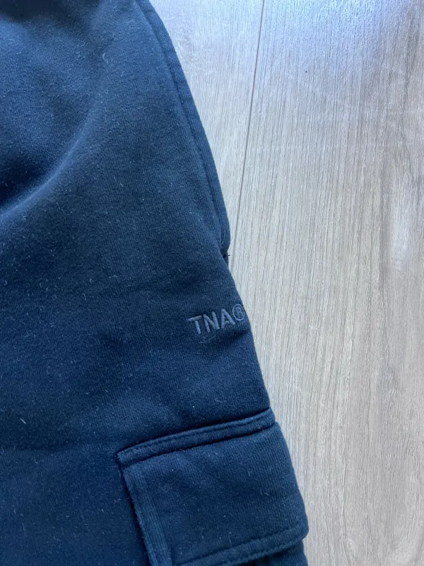 TNA Aritzia black Cozy Fleece Sweatpants Cargo - Image 2