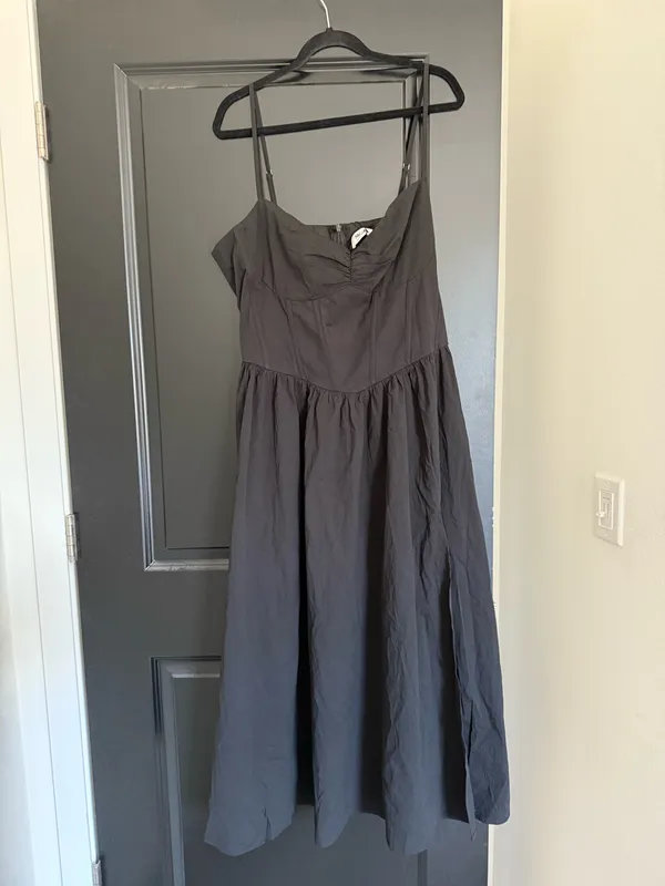 NWT SHOWPO Maddie dress size 16 - Image 5
