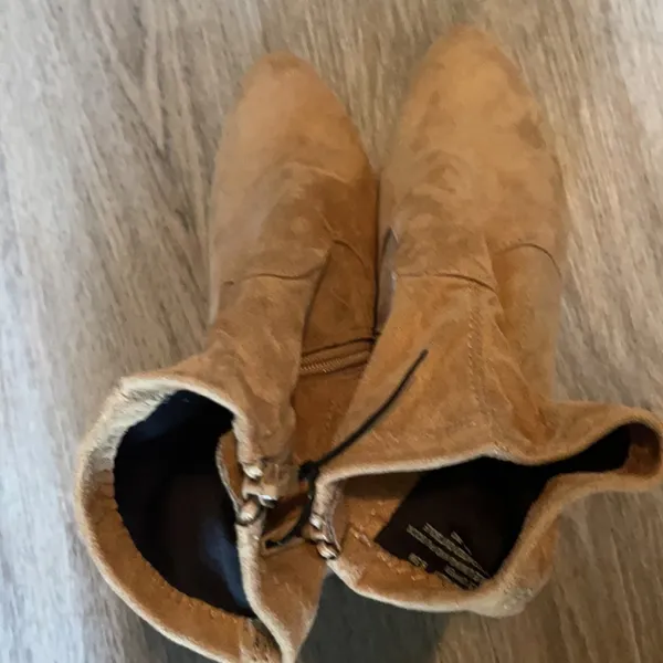 Madden Girl Heeled Boots Size 9.5 Medium - Image 13
