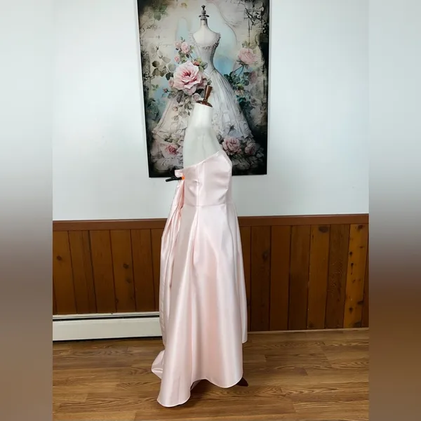 Gorgeous New Alfred Sung Satin Twill High Low Gown! - Image 4