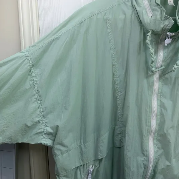Fabletics mint green lightweight full zip pocket hooded windbreaker jacket XXL‎ - Image 3