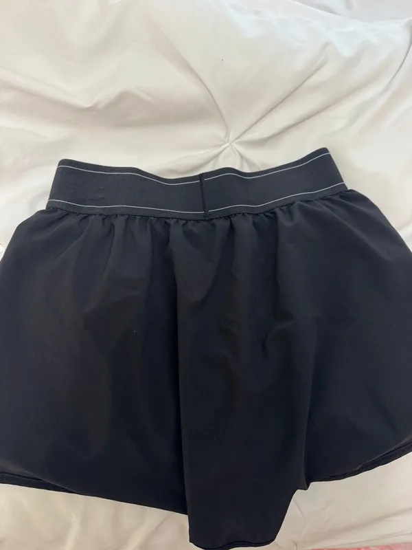 Black Alo Tennis Yoga Skirt - Image 2