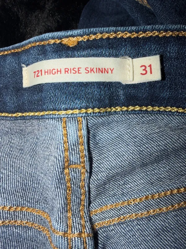 Levi’s 721 High Rise Skinny Ripped Dark Wash Jeans Size 31. - Image 5
