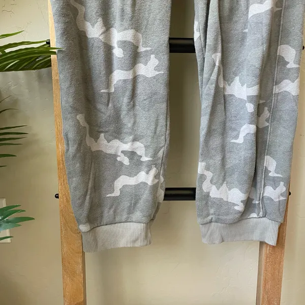 American Eagle Cozy Camo Joggers - Image 3