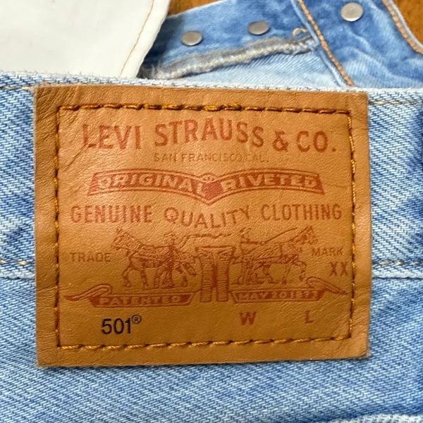 Levi's 501 Distressed Cutoff Denim Shorts Ripped Light Wash Womens Size 28 - Image 3