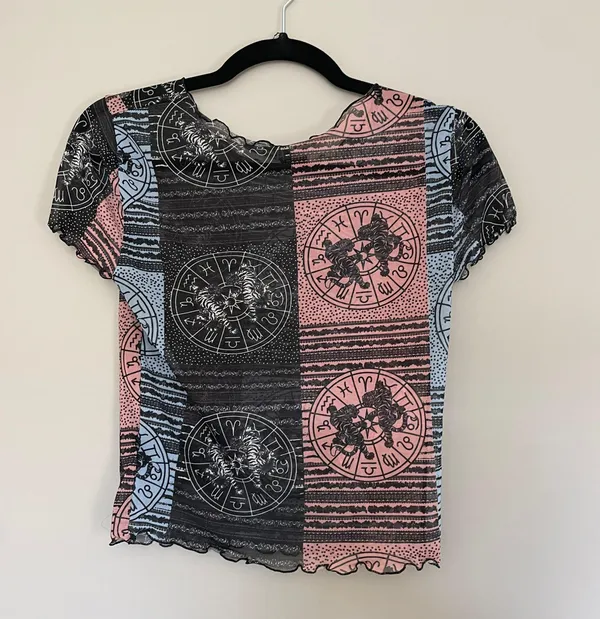 Urban Outfitters Print Pattern Sheer Tee Shirt M - Image 4
