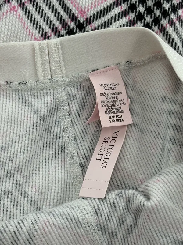 Victoria’s Secret two piece pajama set - Image 3