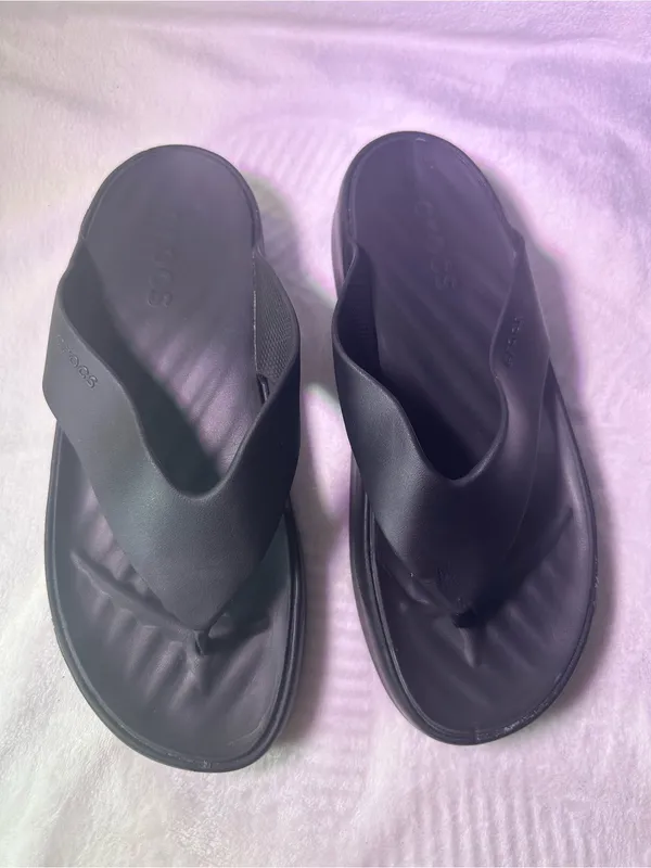CROCS Black Platform Thong Sandals for Women - Image 5