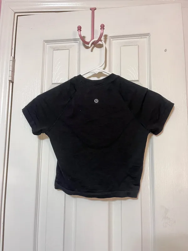 Cropped Lululemon Swiftly Tech Short Sleeve - Image 2