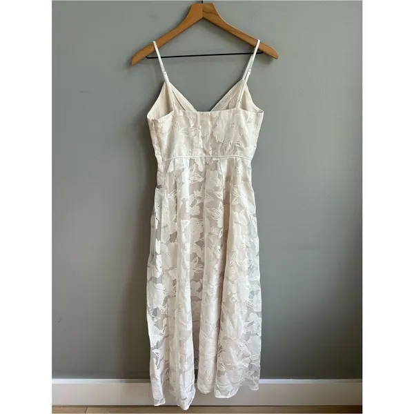 Showpo NWT Philine Midi Jacquard Plunge Dress Off White Size 2 - Image 9