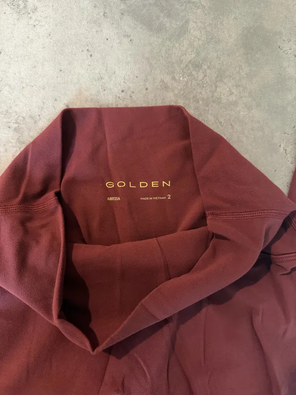 Aritzia Golden Butter Cheeky Leggings - Image 4