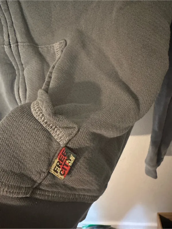 Free City Superfluff zip up hoodie grey small - Image 3
