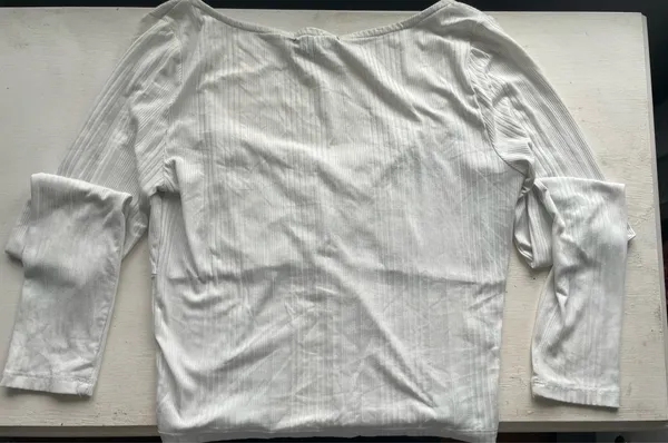 Forever 21 White corset top with silver eyelets size m - Image 4