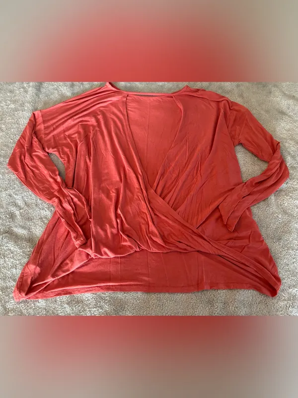 mts Coral Long Sleeve Lightweight Women's Top Size Medium Large Keyhole Back - Image 3