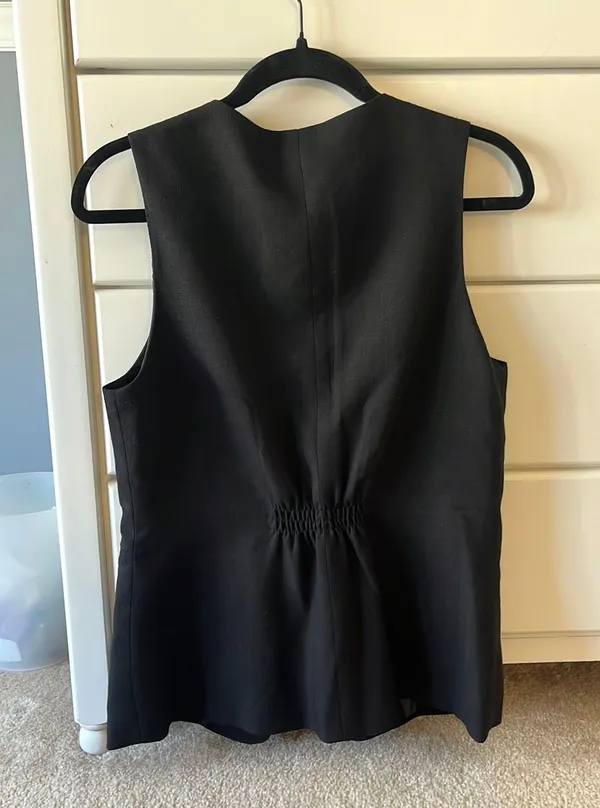 Tahari Black button up vest - Image 2
