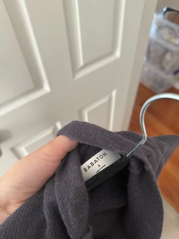 Aritzia Babaton Grey Turtleneck Sweater Top - Image 5