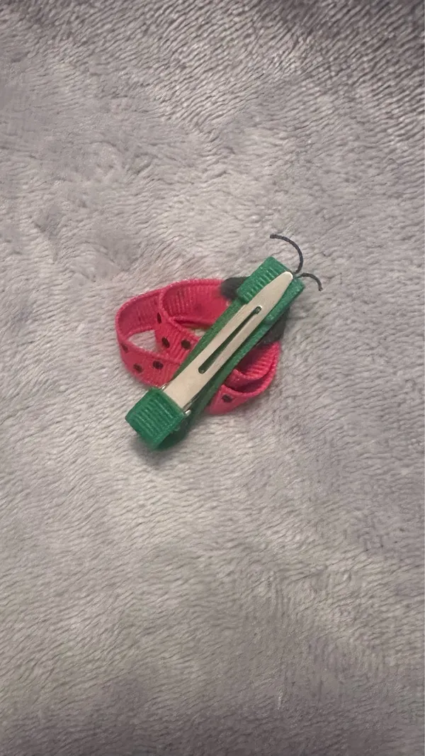 Handmade Ladybug Hair Clip - Red & Green ribbon - Image 2