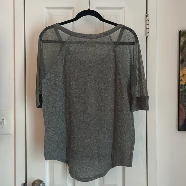 🆕 Hollister Women’s 3/4 Sleeve Top, Size Medium - Image 2