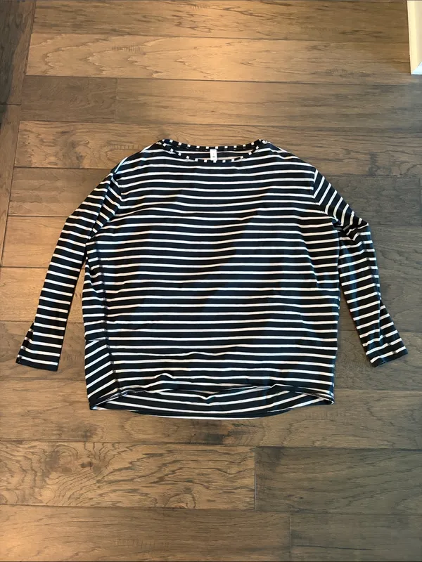 Lululemon Striped Back in Action Long Sleeve Tee Sz 8 - Image 6