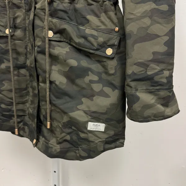 Parka London Women's‎ Caversham Faux Fur Parka Camo Small Lined Faux Fur Hood - Image 7