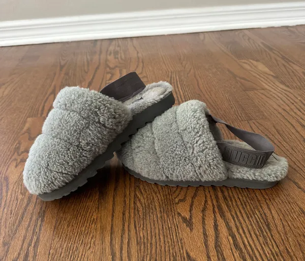 UGG Super Fluff Slipper With Strap - Image 3