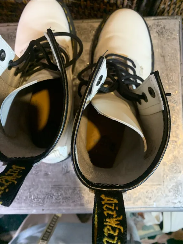 Dr. Martens White Leather Boots Size 6 - Image 8