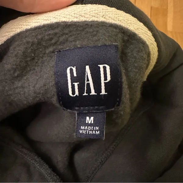 GAP Women's Charcoal Hoodie Sweater - Image 5