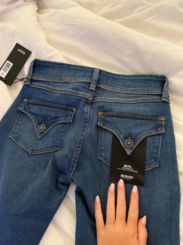 Hudson Jeans Bootcut Dark Wash Jeans low rise - Image 4