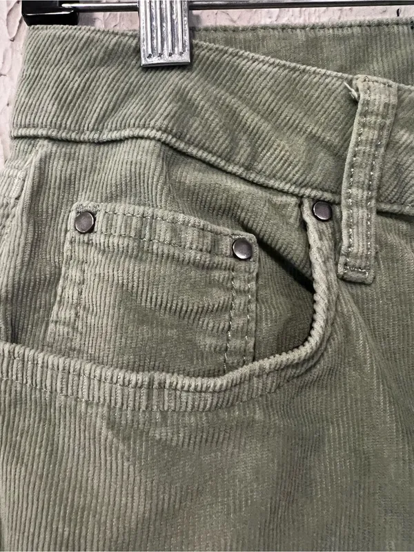 Boden Green Girlfriend Denim Corduroy Mid rise pants size 6 regular - Image 11
