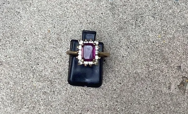 Amethyst & rhinestone vintage ring Black - Image 3
