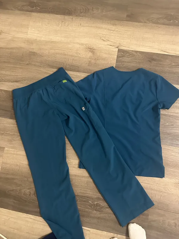 Scrub set Blue - Image 4