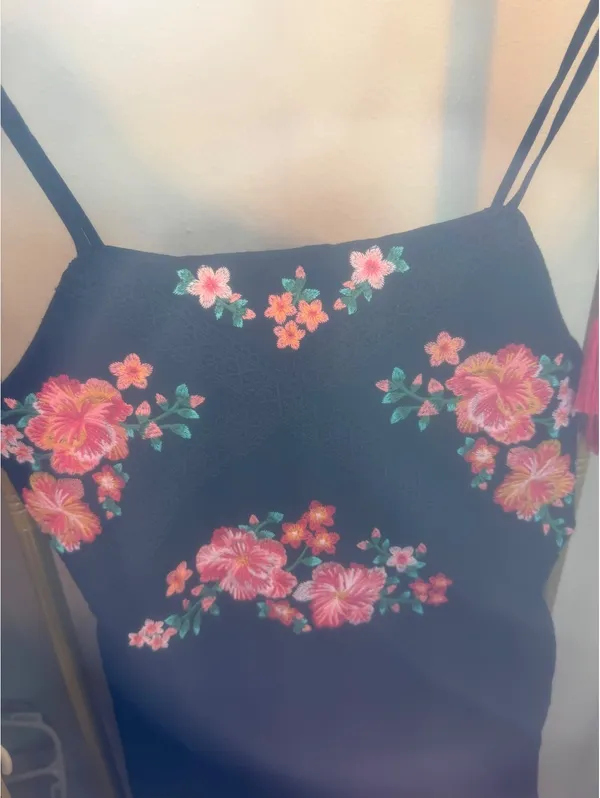 NWT Size M Black Floral Embroidered Maxi Dress 1.0 - Image 2
