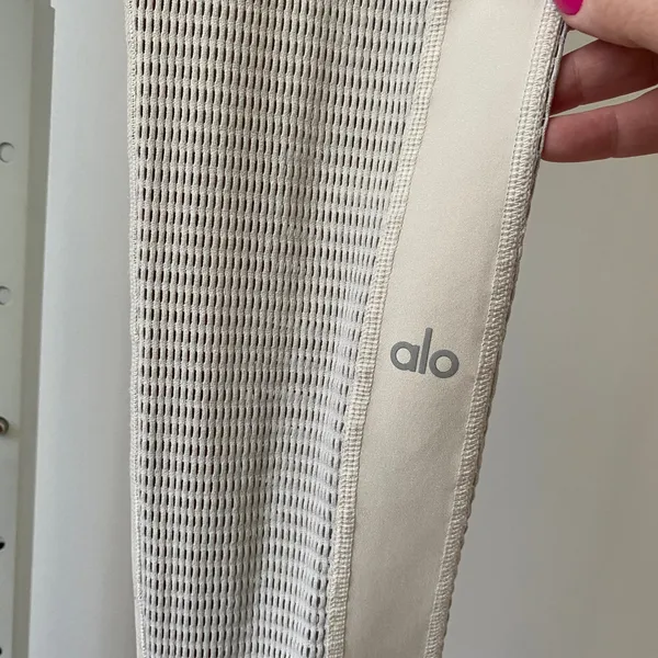Alo Yoga Sporty Chic Yoga Pilates Mesh‎ Panel Leggings Medium Beige - Image 4