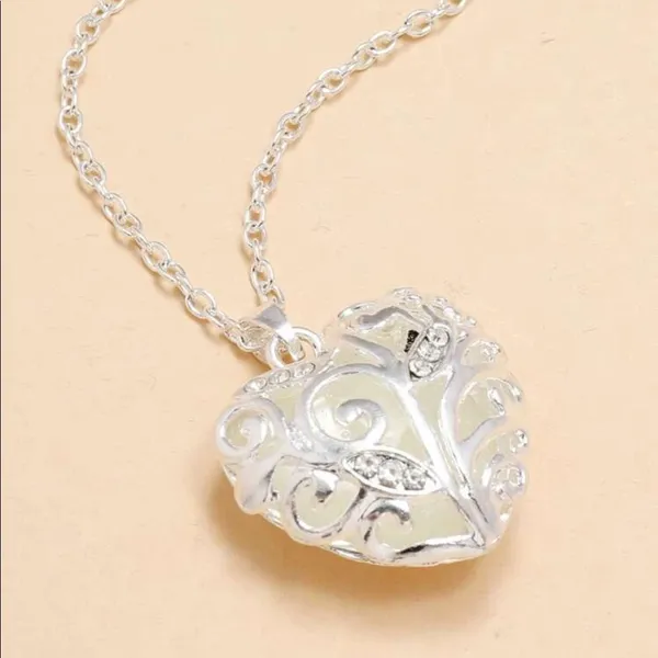 Glow in the Dark Heart Charm silver necklace - Image 3