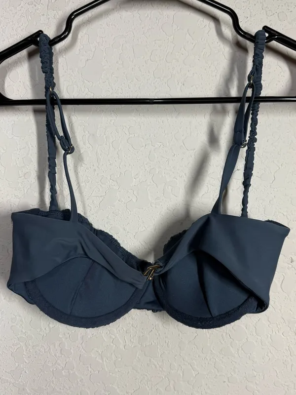 House Of CB Cassis Ruched Bikini Top Size Small - Image 4